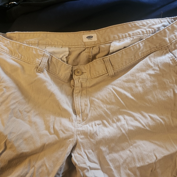 Old Navy khaki pants women's plus - Picture 3 of 5